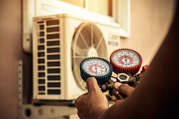 Professional Hvac Maintenance technician working in Indian Lake Estates, FL